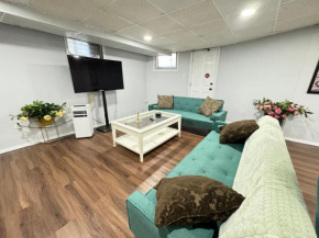 Cozy 1 bedroom close to NYC with private bar North Bergen